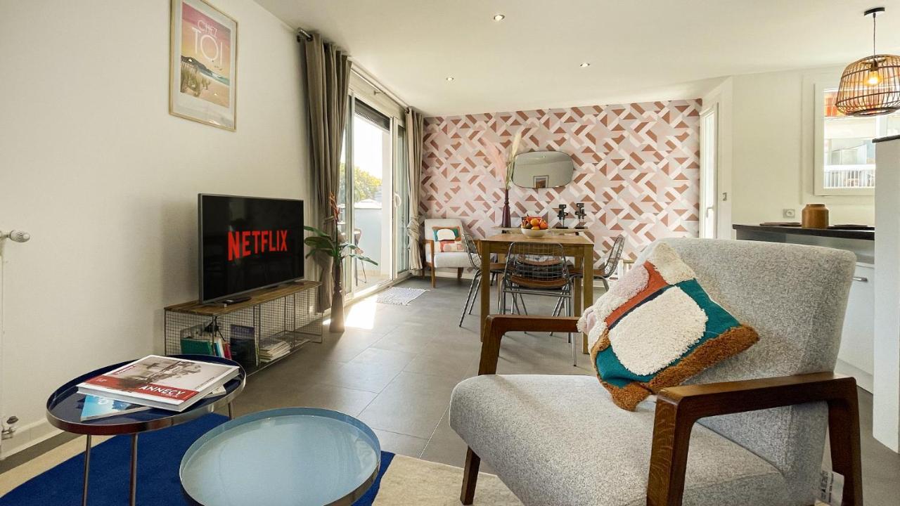 HOMEY MONTAIGNE - New - A 1 min à pied du LAC D'ANNECY - 2 Balcons privés - Appartement avec 2 chambres - Stationnement gratuit toute l'année sauf en été - juin à août Esterno foto